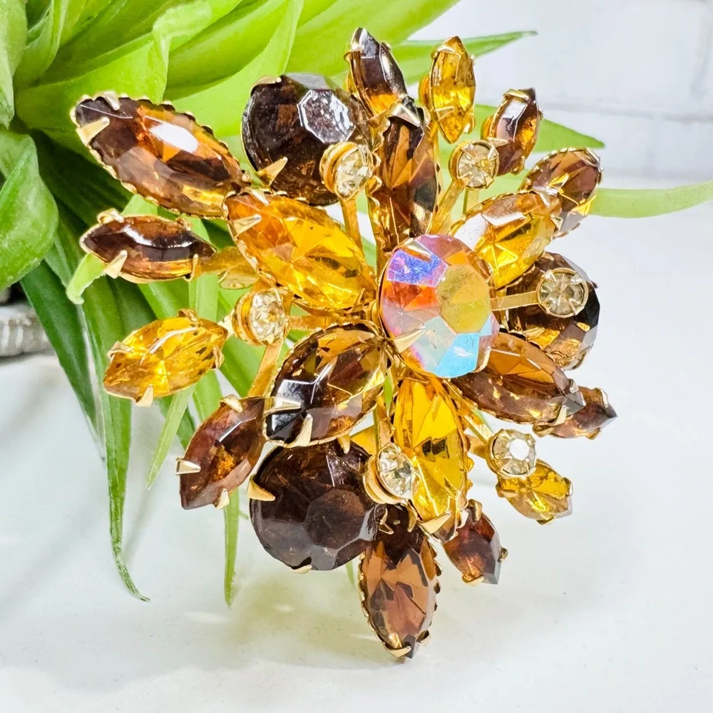 Vintage 50s Beau Jewels Root Beer Amber Glass Starburst Flower Brooch Pin Retro